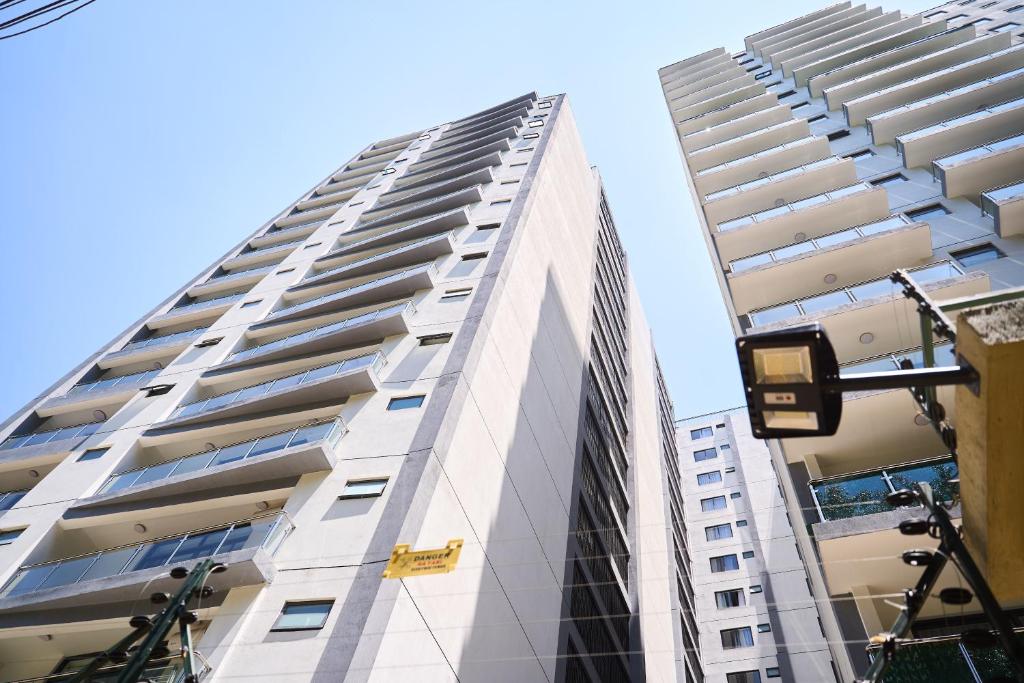 WINCHESTER APARTMENTS, Riverside